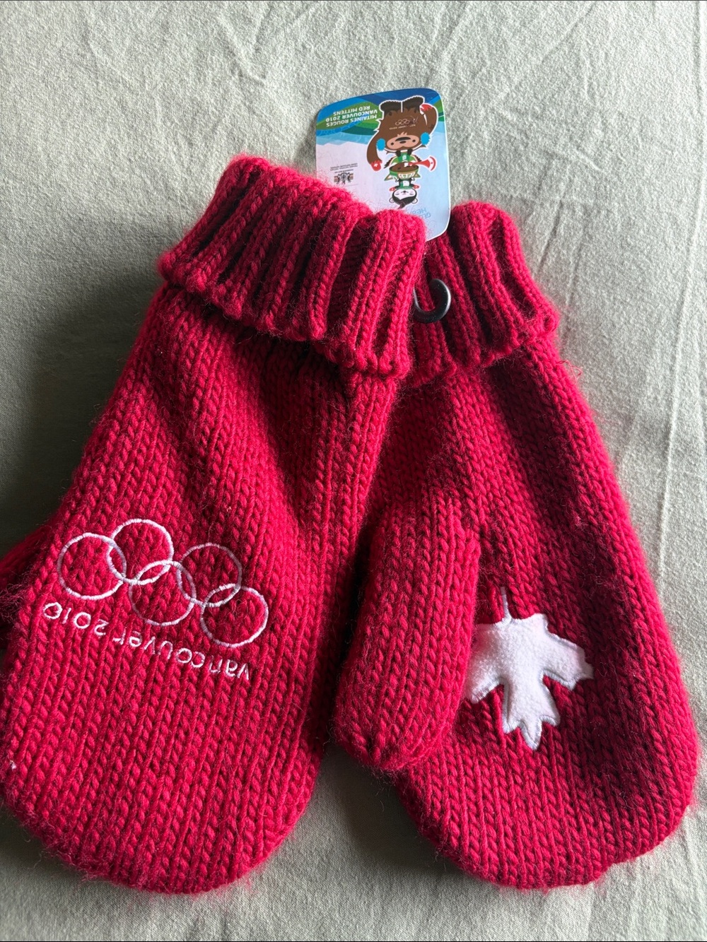 Canada Olympic Red Knit Mittens with Maple Leaf - Unbranded